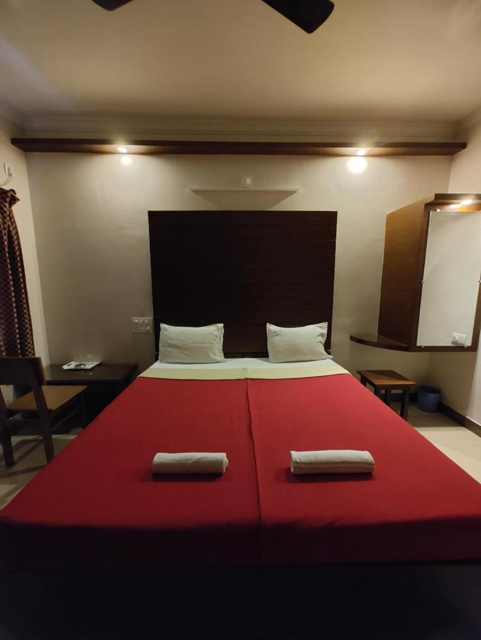 Vyavahar Lodge Udupi Ngoại thất bức ảnh