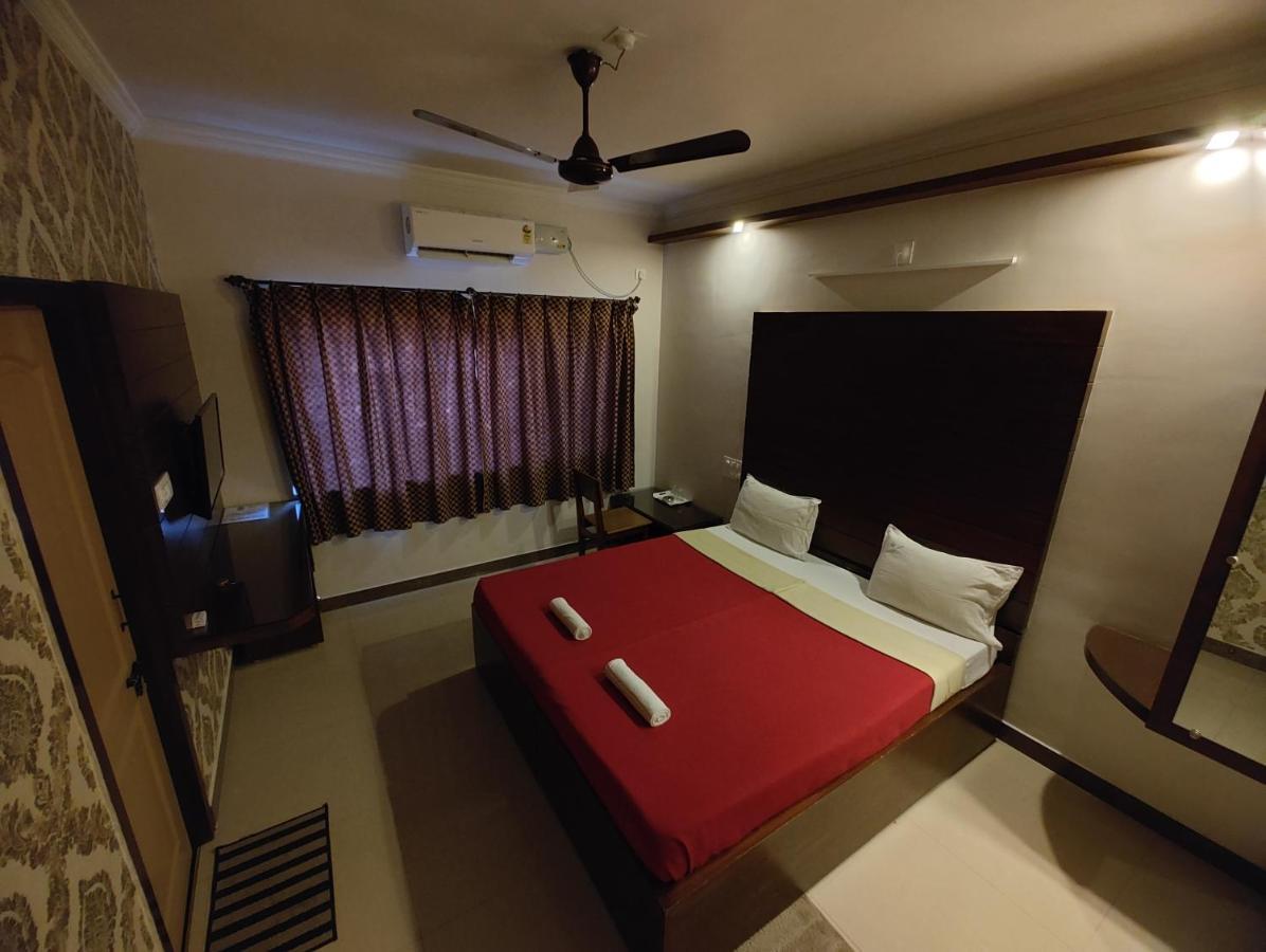 Vyavahar Lodge Udupi Ngoại thất bức ảnh
